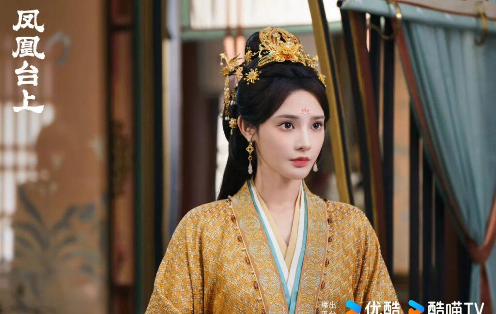 剧中精美场景与服饰展示