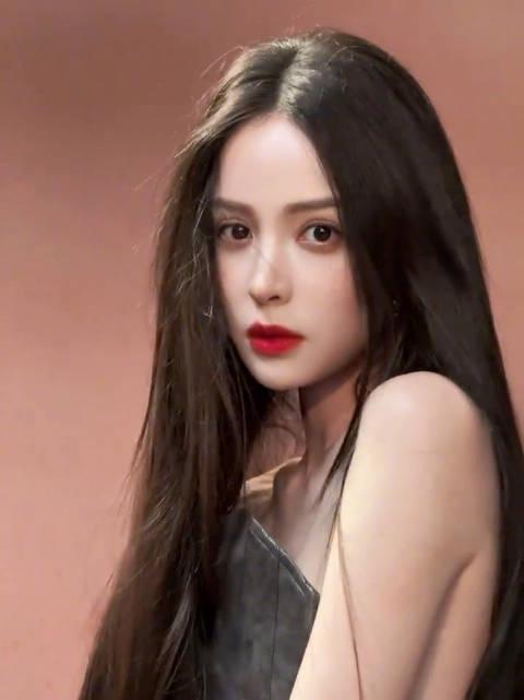 娜扎脸肿成蜜蜂小狗引热议!海外华人如何突破地区限制看咪咕视频?