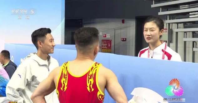 刷到丁宁探班体操队训练的视频,我突然想起那些年追国服游戏卡成PPT的日子