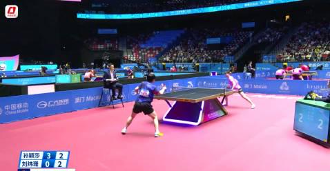 看到孙颖莎4-0赢下姐妹局时,我突然想起在海外看国服直播的卡顿有多扎心