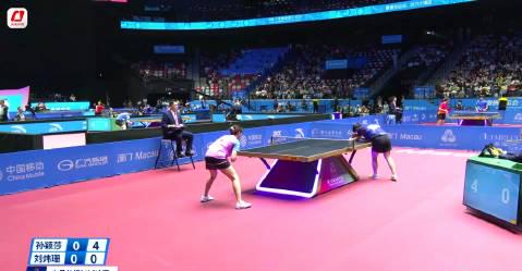看到孙颖莎4-0赢下姐妹局时,我突然想起在海外看国服直播的卡顿有多扎心