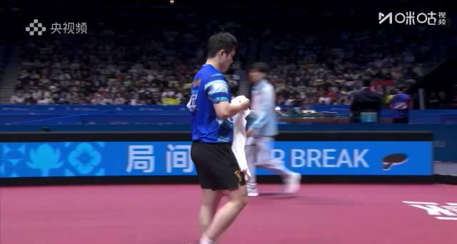 樊振东绝地反击!第二局11-9扳平关键局,这些细节告诉你什么叫顶级对决