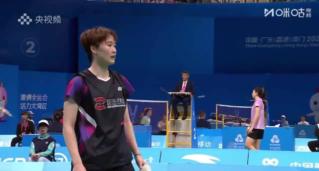 陈雨菲2-0力克何冰娇晋级八强!三招教你读懂这场羽毛球巅峰对决