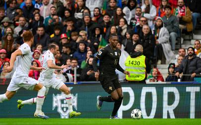 刷到C罗第六次出征世界杯的消息,我连夜给海外表弟打电话:想流畅追比赛吗?