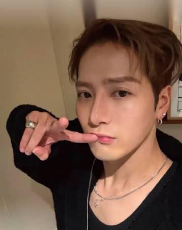 王嘉尔在线嘴瓢引爆全网!海外粉丝如何突破限制追星不卡顿?