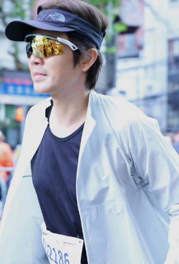 钟汉良生日跑马拉松:自律的人生到底有多爽?