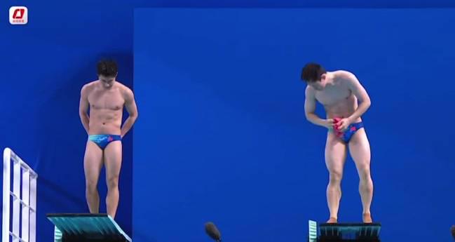 刷到全运会跳水预赛视频时,我正卡在海外追剧的转圈圈里——谢思埸黄博文晋级背后的故事