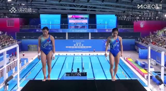 全运会女双10米台神仙对决,陈芋汐掌敏洁首跳领先全红婵组合