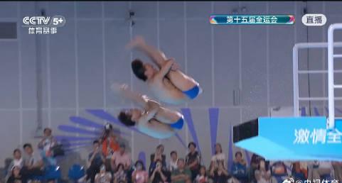 刷到全运会跳水夺冠视频时,我正卡在海外追剧的转圈圈里——那些年我们错过的直播和青春